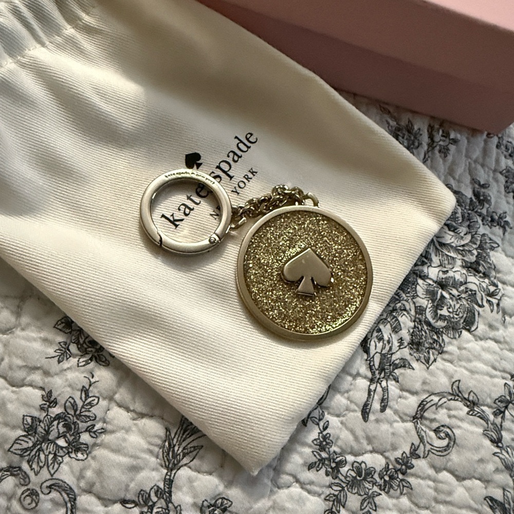kate spade gold glitter spade keychain key & card holder - Picture 3 of 7